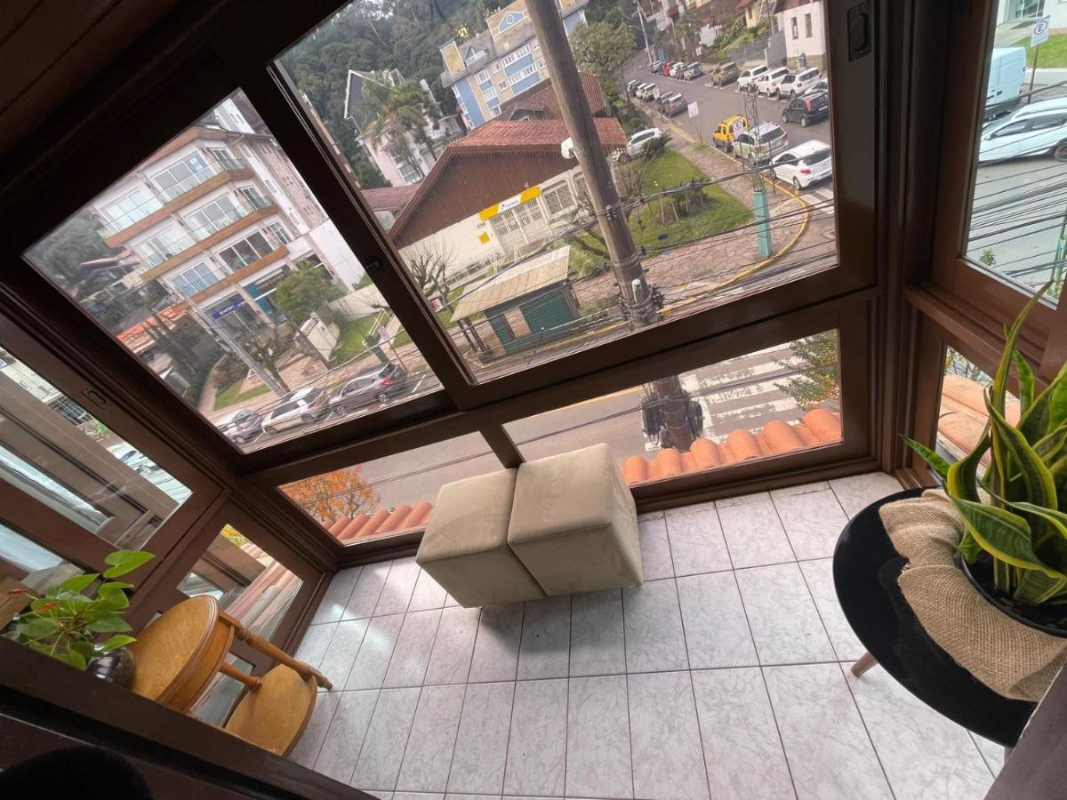 Apartamento para 9 pessoas - Blumenhaus 201 - uma quadra da Rua Coberta! Gramado Exterior foto